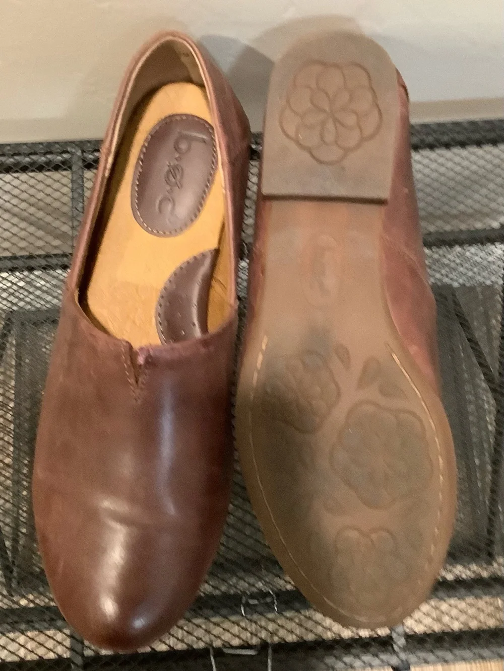 B.O.C. Women’s Dark Brown Leather Slip-On Loafers Size 7